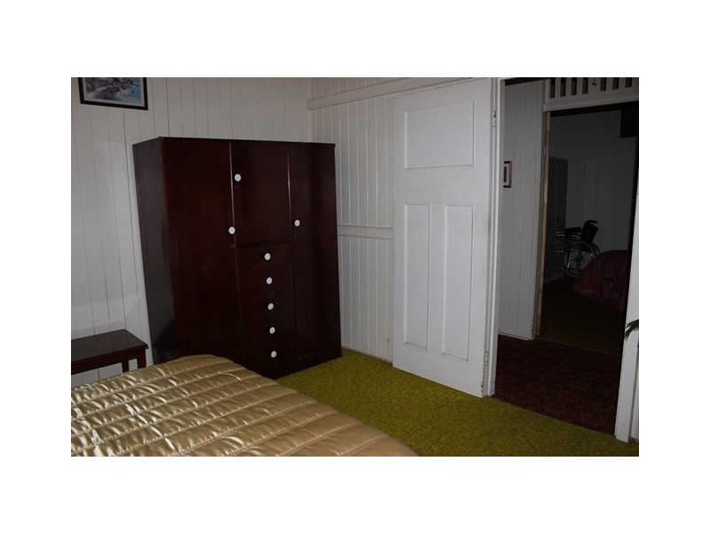 5 Thompson Street, Silkstone QLD 4304