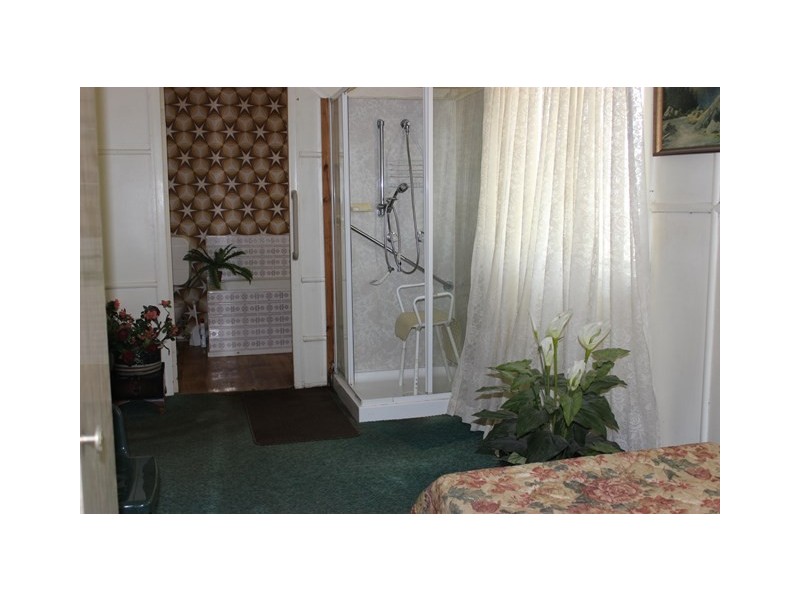 5 Thompson Street, Silkstone QLD 4304