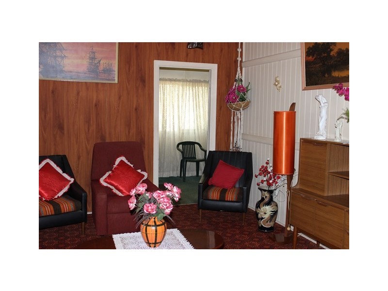 5 Thompson Street, Silkstone QLD 4304