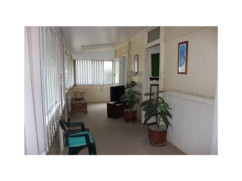 5 Thompson Street, Silkstone QLD 4304