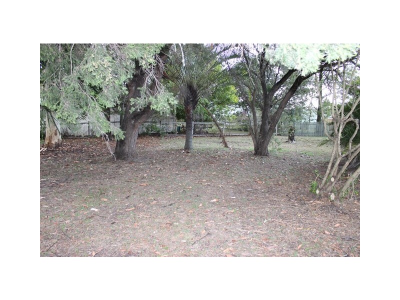 5 Thompson Street, Silkstone QLD 4304