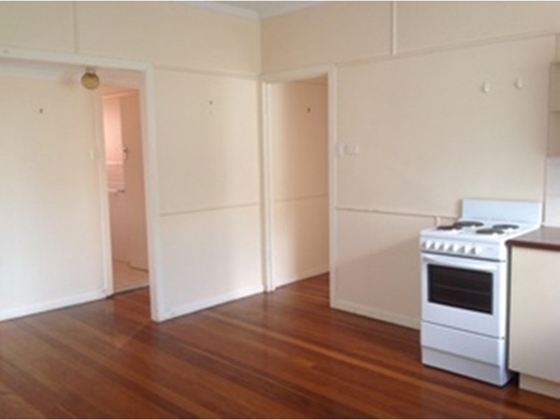 25 Peace Street, Lowood QLD 4311