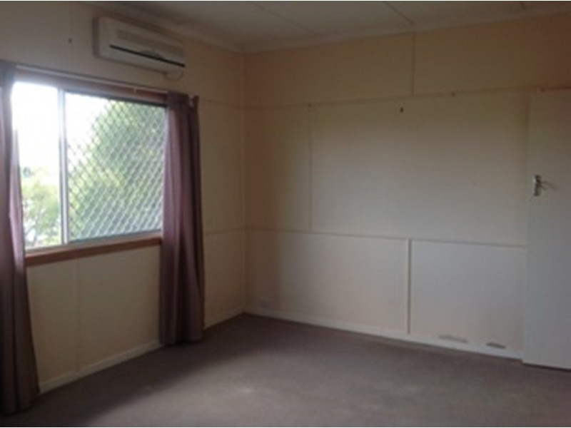 25 Peace Street, Lowood QLD 4311