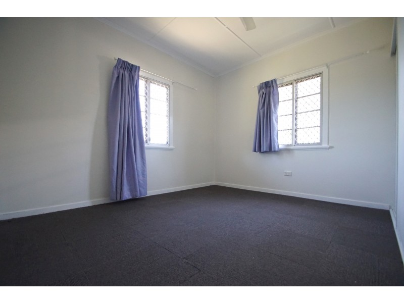 20 Thurso Street, North Booval QLD 4304