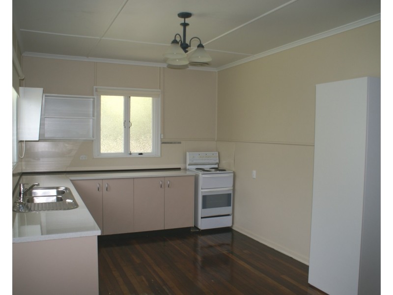 2 Perrett Street, Bundamba QLD 4304