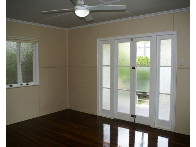 2 Perrett Street, Bundamba QLD 4304