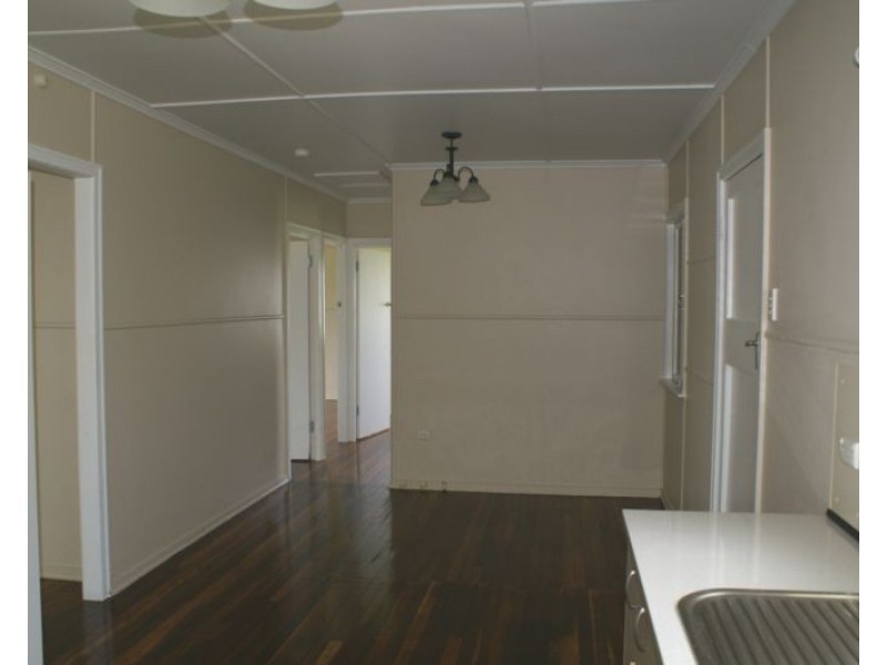 2 Perrett Street, Bundamba QLD 4304