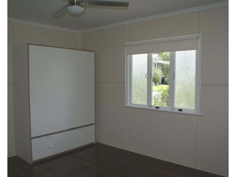 2 Perrett Street, Bundamba QLD 4304