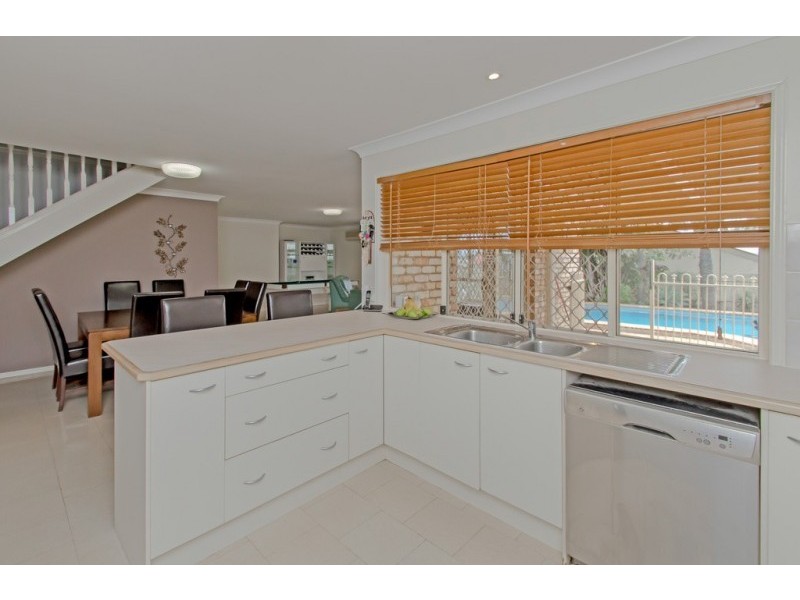 14 Discovery Street, Flinders View QLD 4305