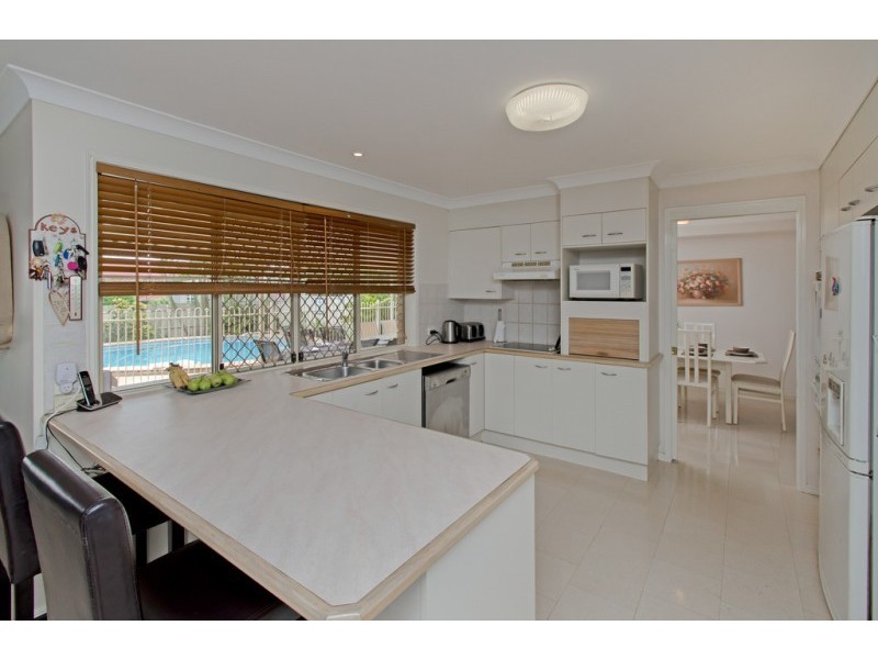 14 Discovery Street, Flinders View QLD 4305