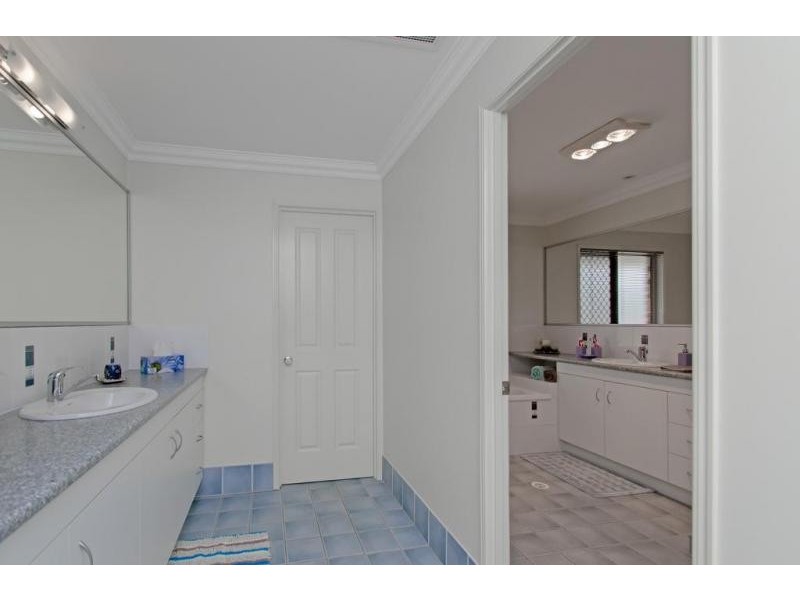 13-15 Newsky Court, Deebing Heights QLD 4306