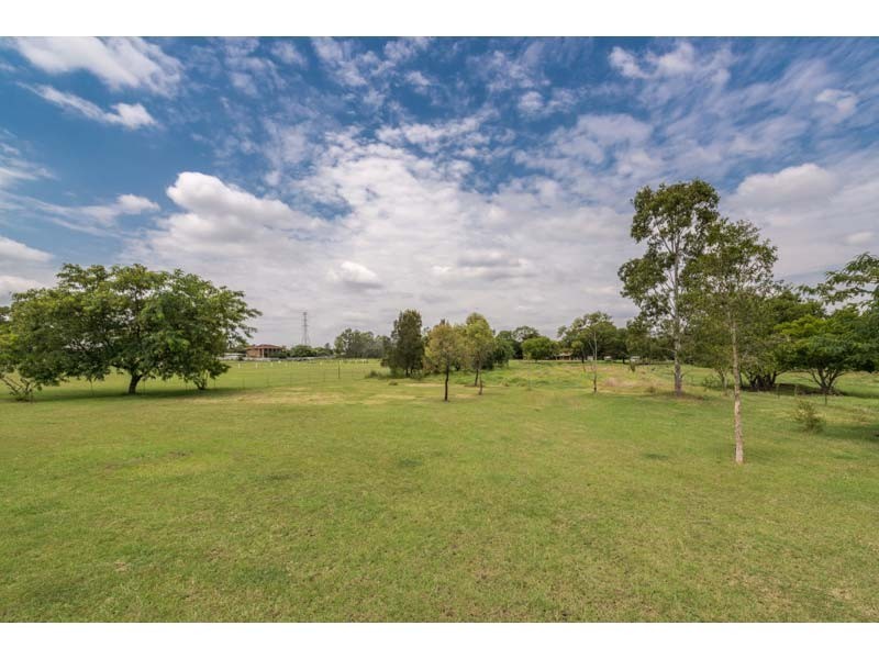 68 Nelson Street, Bundamba QLD 4304