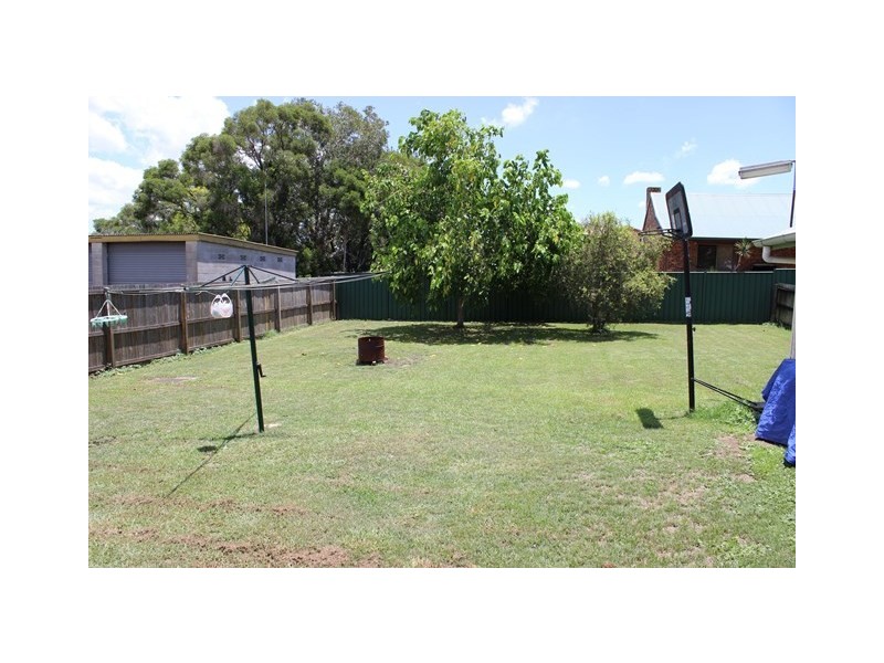 27 Briggs Road, Ipswich QLD 4305