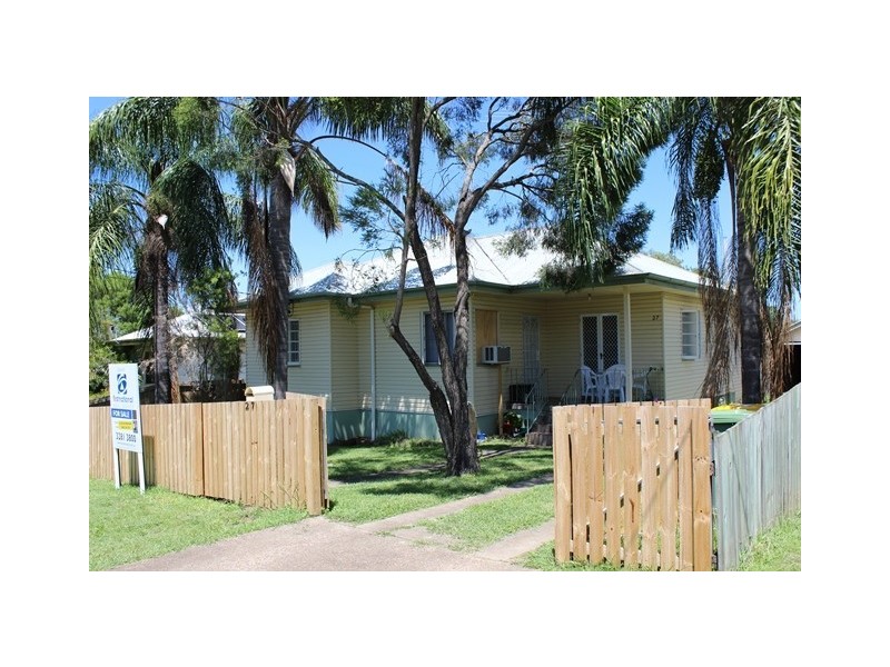 27 Briggs Road, Ipswich QLD 4305