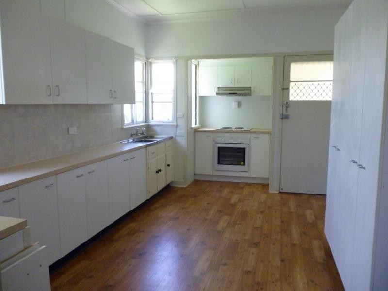 5 Adam Street, One Mile QLD 4305