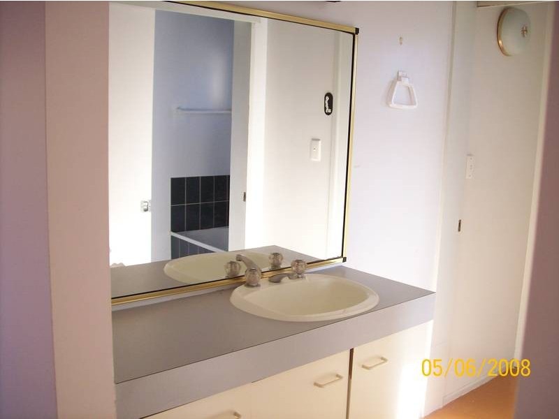 25 Helen Street, North Booval QLD 4304