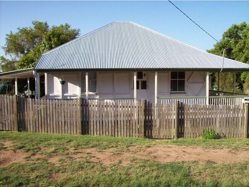 6 Harvey Street, Churchill QLD 4305