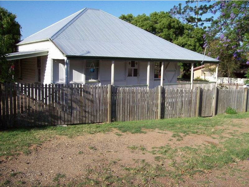 6 Harvey Street, Churchill QLD 4305