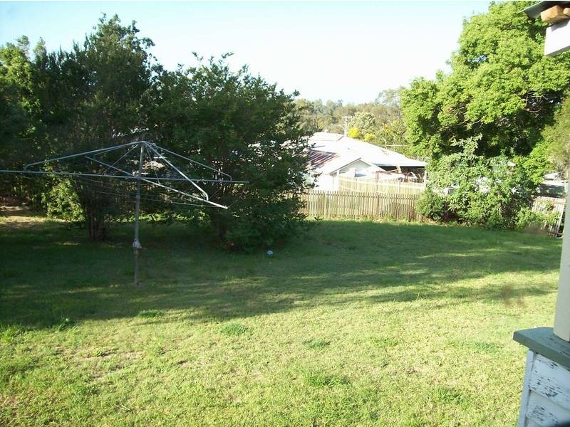 6 Harvey Street, Churchill QLD 4305