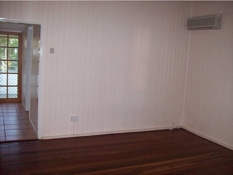 6 Harvey Street, Churchill QLD 4305