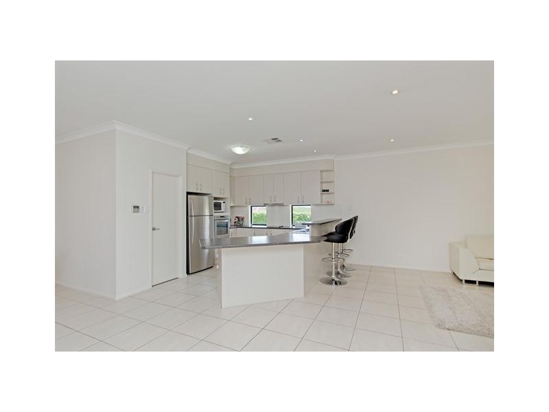 2 Donald Place, Brassall QLD 4305
