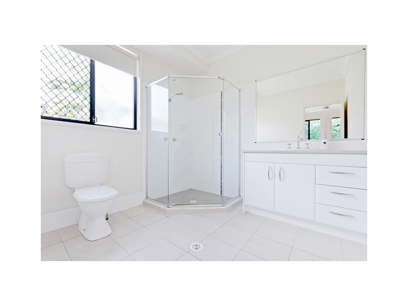 2 Donald Place, Brassall QLD 4305