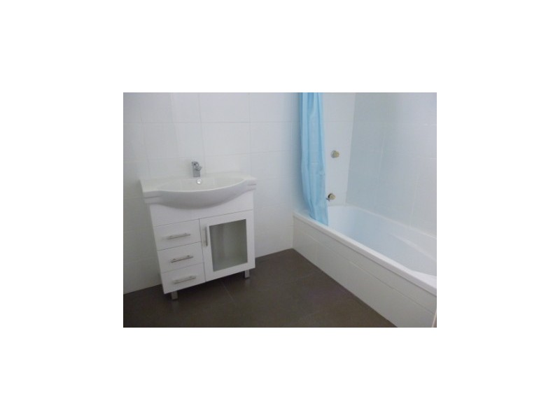 18 Dorothy Street, Silkstone QLD 4304