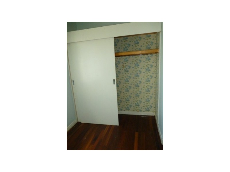 18 Dorothy Street, Silkstone QLD 4304