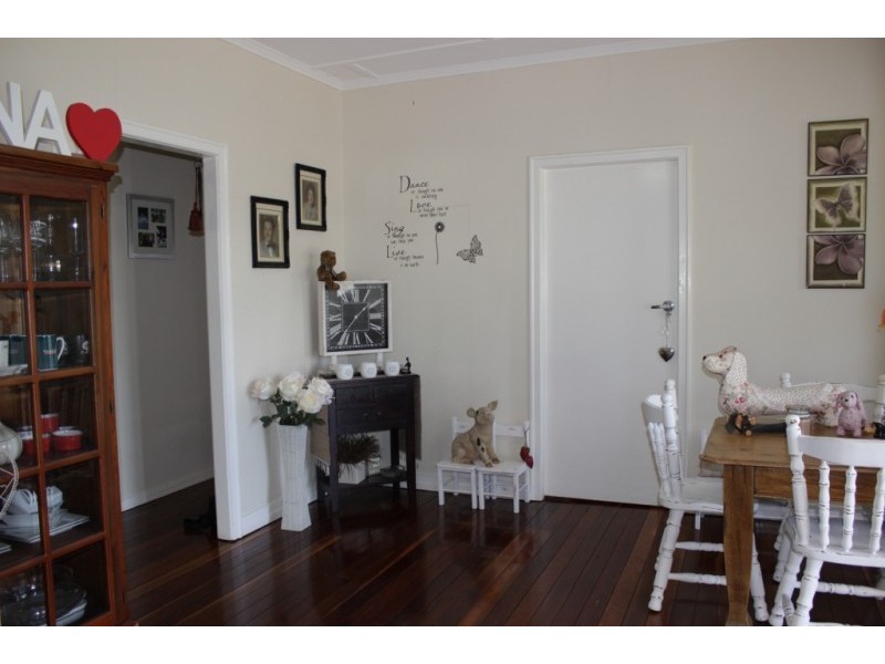 5 Gledson Street, North Booval QLD 4304