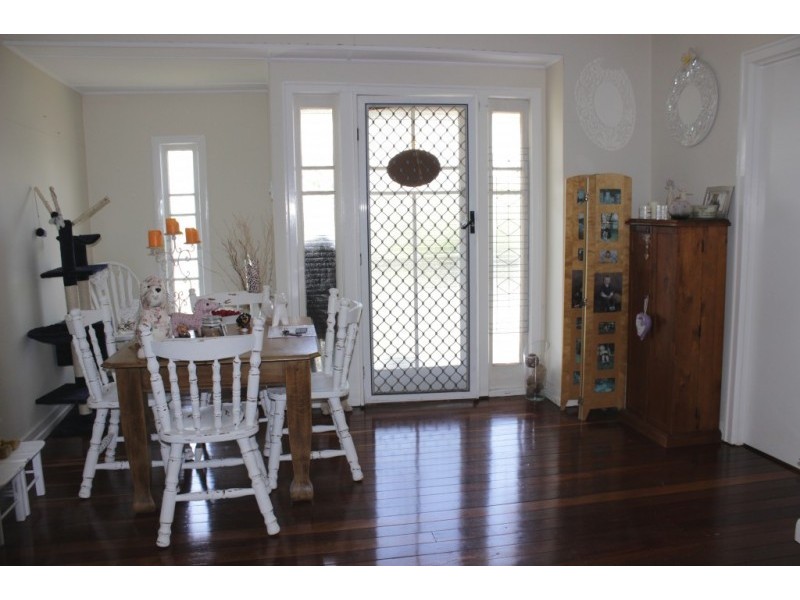5 Gledson Street, North Booval QLD 4304