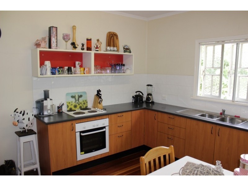 5 Gledson Street, North Booval QLD 4304