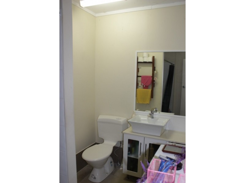 5 Gledson Street, North Booval QLD 4304