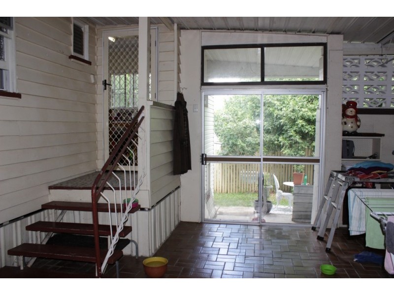 5 Gledson Street, North Booval QLD 4304