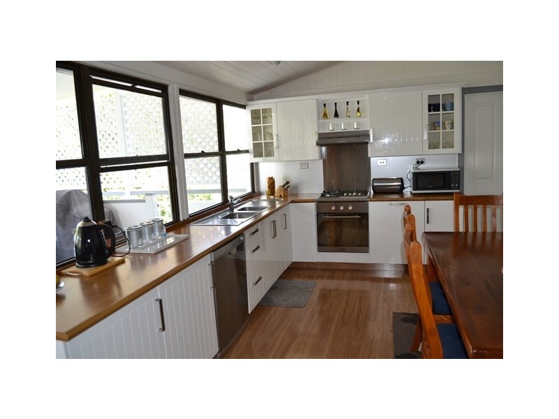 35 North Station Road, North Booval QLD 4304