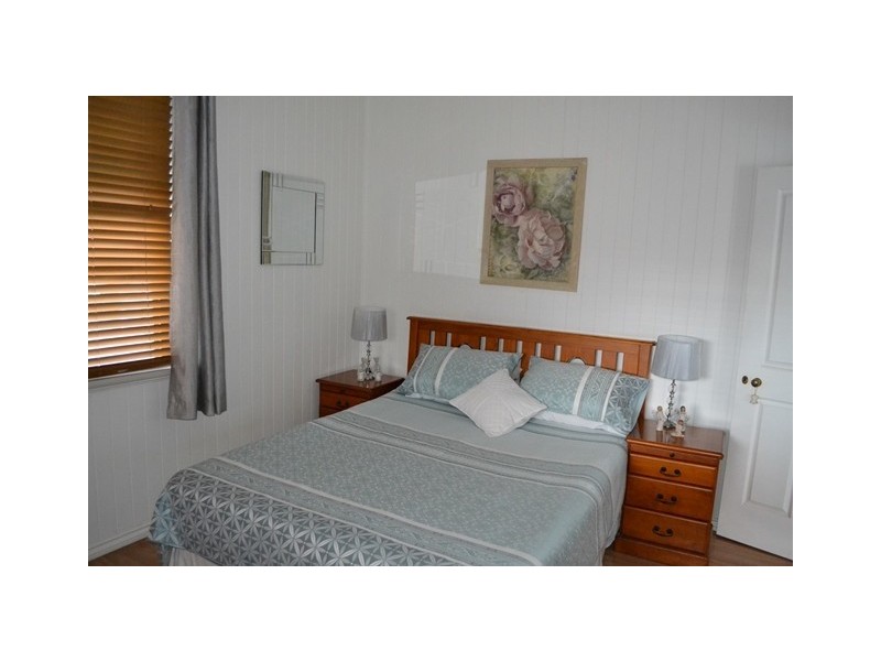 35 North Station Road, North Booval QLD 4304