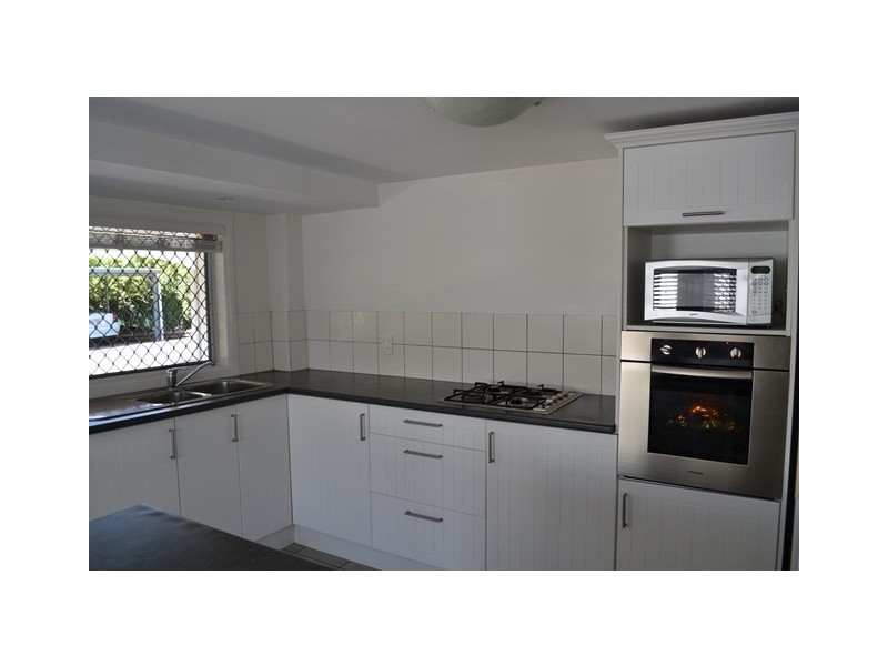 35 North Station Road, North Booval QLD 4304