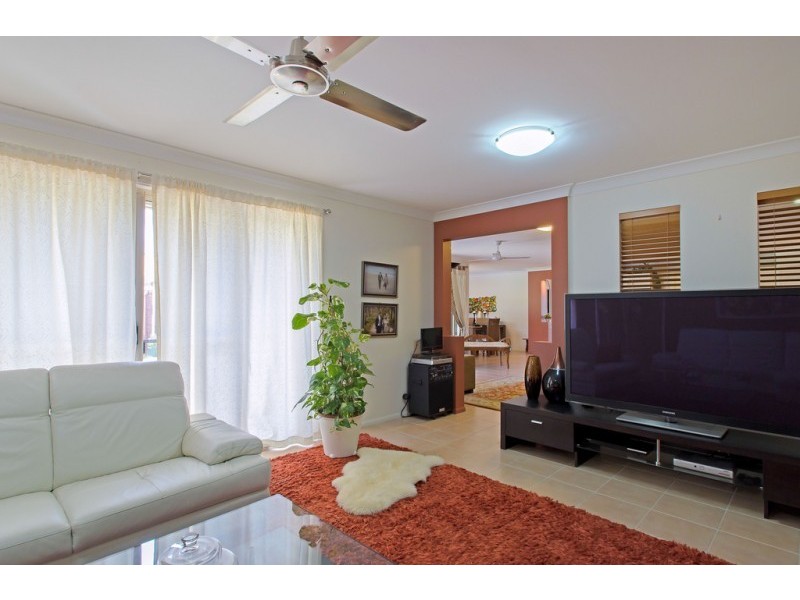 25 Pearse Drive, Brassall QLD 4305