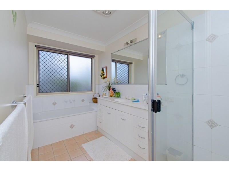 25 Pearse Drive, Brassall QLD 4305