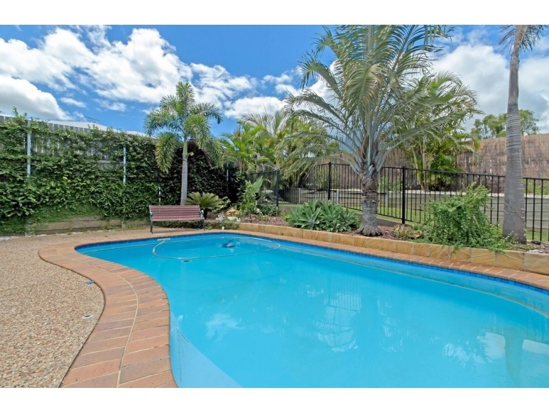 25 Pearse Drive, Brassall QLD 4305