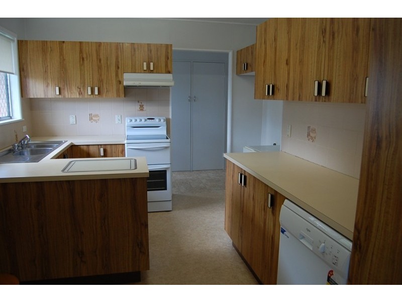 2 Hayes Street, Brassall QLD 4305