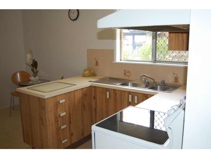 2 Hayes Street, Brassall QLD 4305