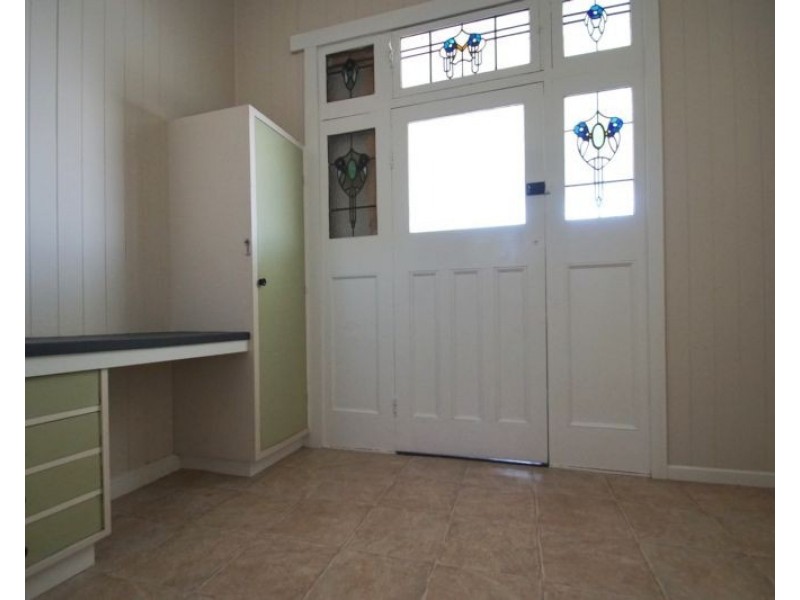 71 Brisbane Road, Newtown QLD 4305