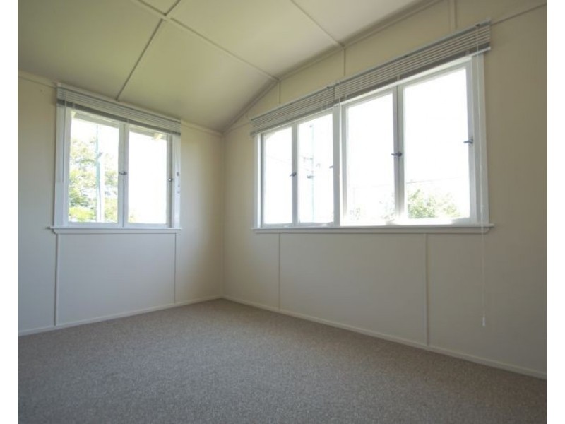 71 Brisbane Road, Newtown QLD 4305