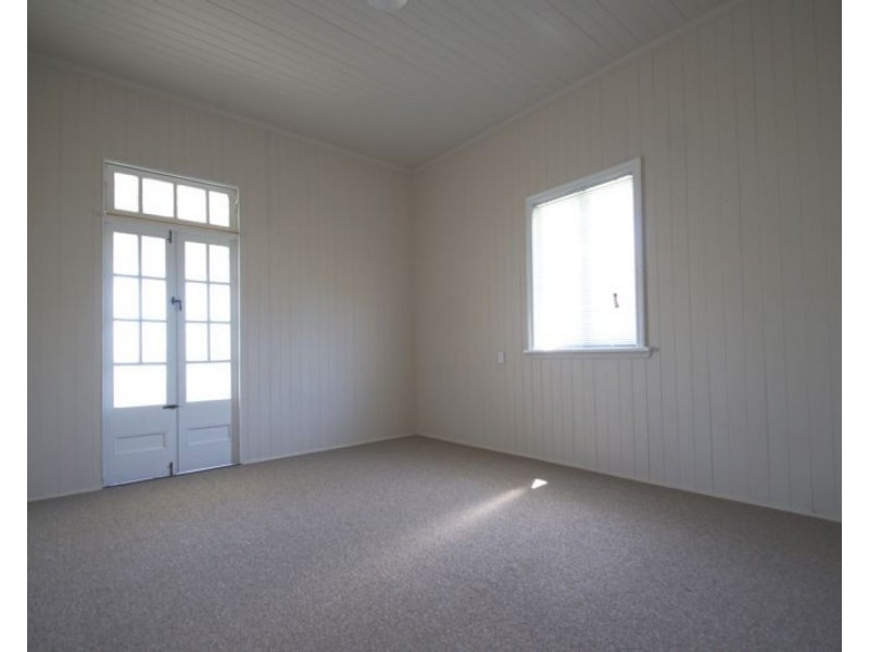 71 Brisbane Road, Newtown QLD 4305