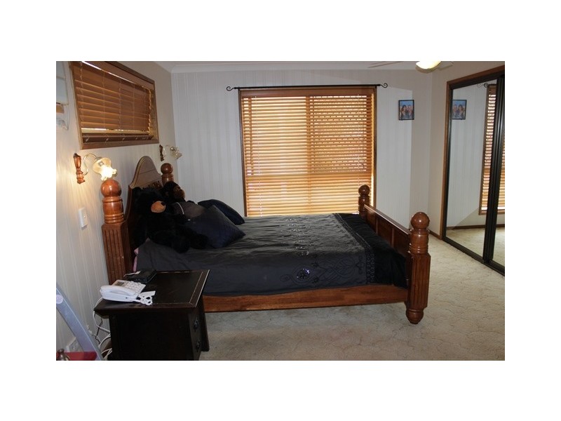 107 Mary Street, Blackstone QLD 4304