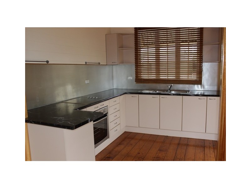 14 Liverpool Street, North Ipswich QLD 4305