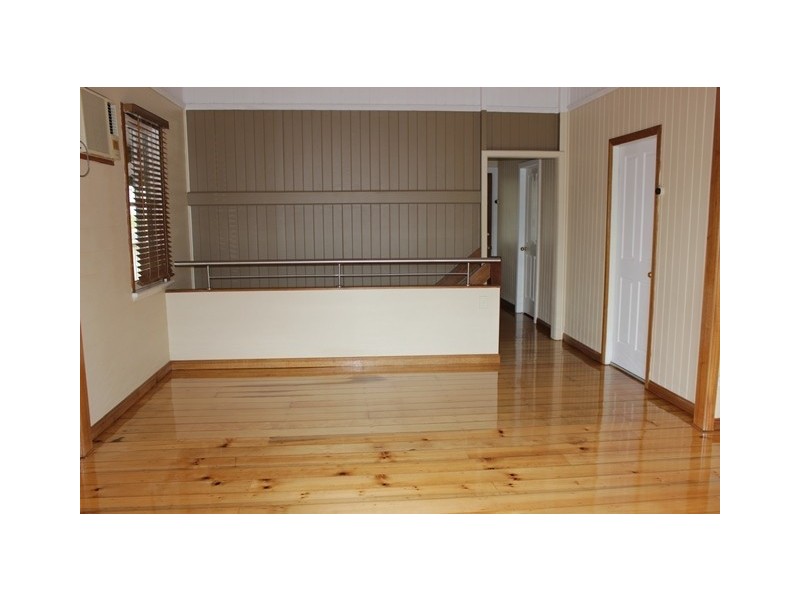 14 Liverpool Street, North Ipswich QLD 4305