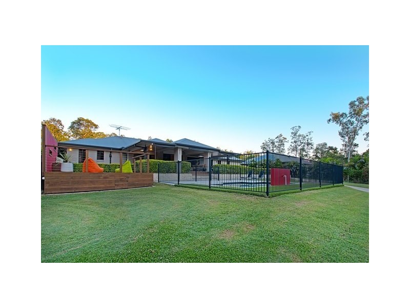 68 Cabernet Crescent, Pine Mountain QLD 4306