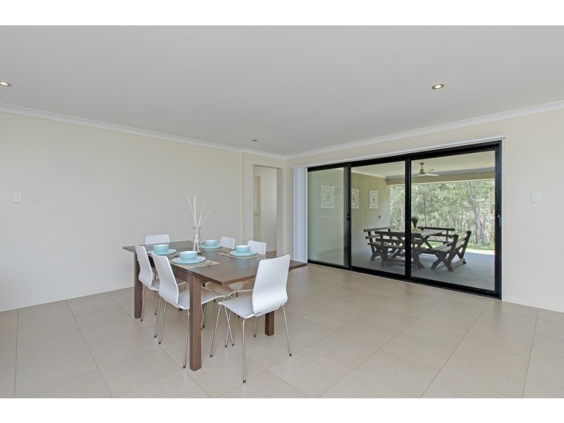 10 Merlot Place, Pine Mountain QLD 4306