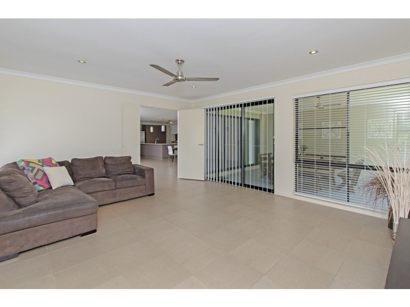 10 Merlot Place, Pine Mountain QLD 4306